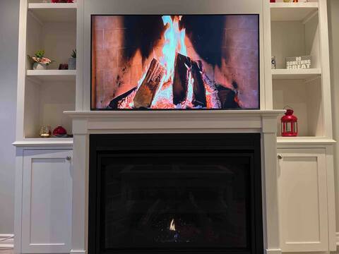 Cozy Beeton Retreat - Gas Fireplace