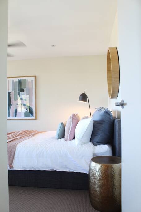 Master guest room with Queen bed