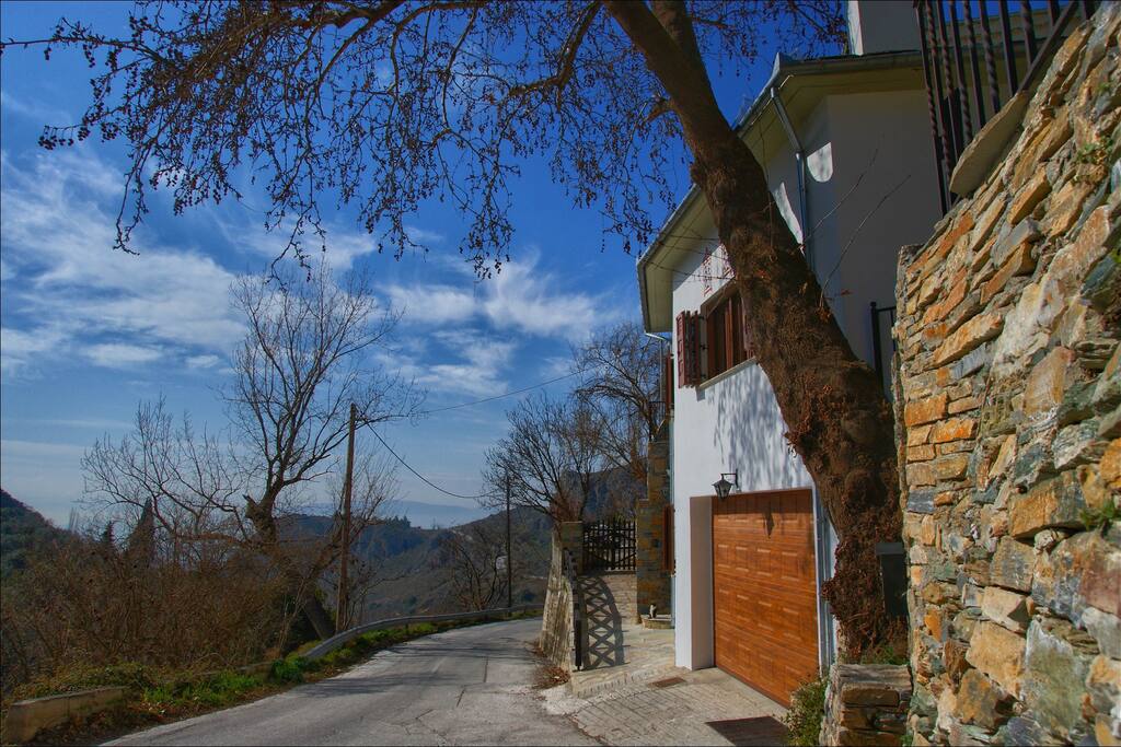 The house has easy access by car because is on the main road