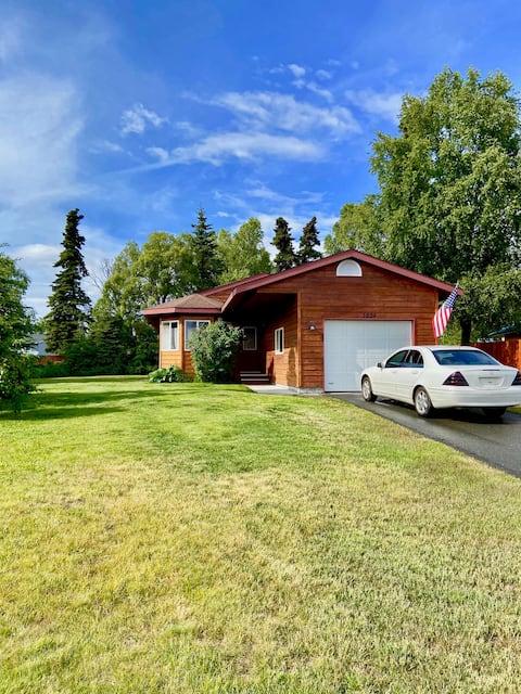 Stellar House!  Sleeps up to 6 + guests!