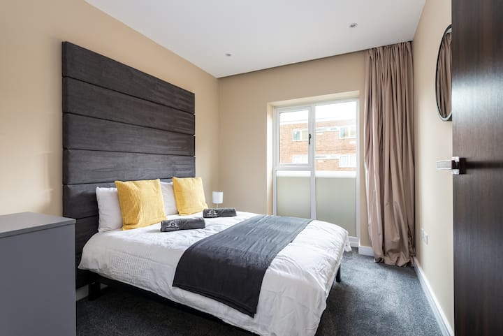 info@addressapartments.com  |  0771 440 8800  |  www.addressapartments.com