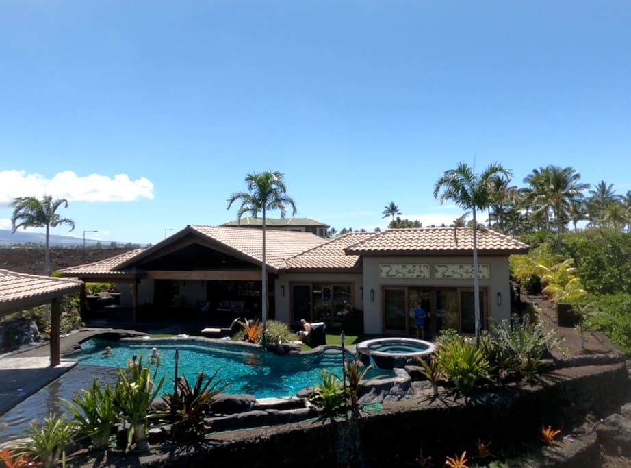 Pool, Jacuzzi and 10,000sq ft