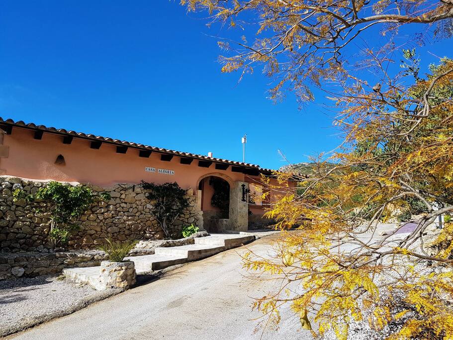 Front entry Casa Alegria