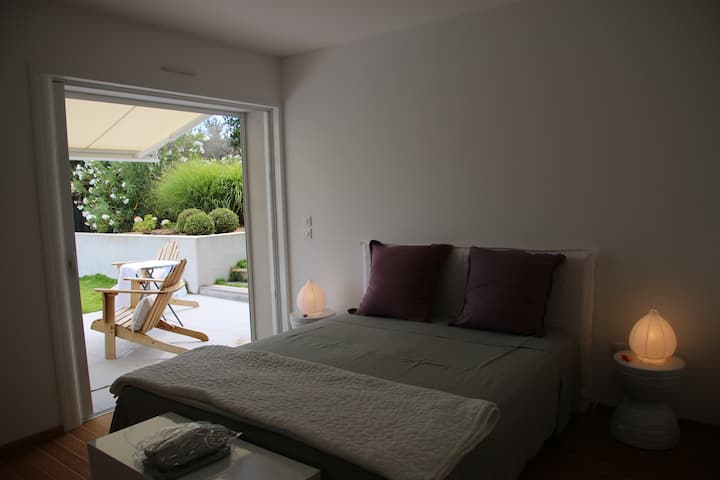 Პარმის ოთახი, რომელიც აუზს გადაჰყურებს (160 საწოლი)