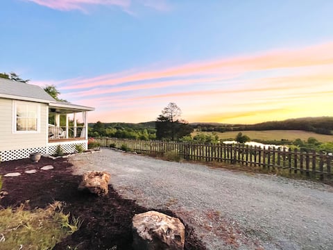 Secluded Cottage with Sunset Views