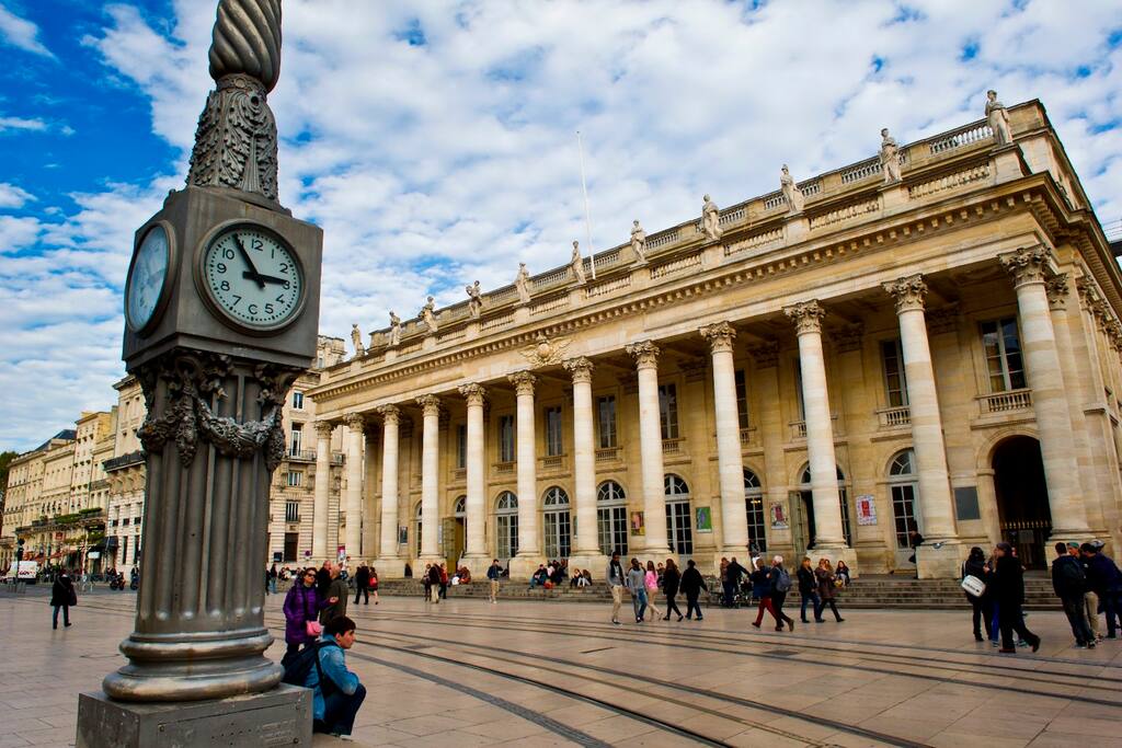 Grand Théâtre (70m)