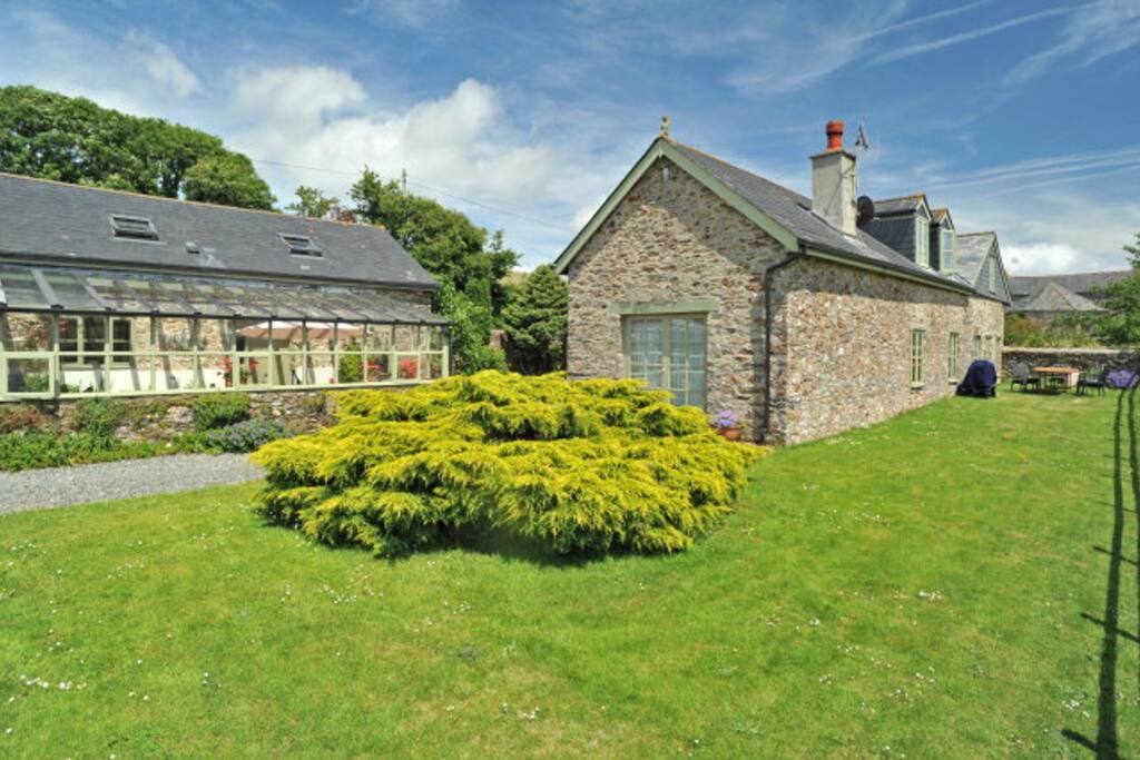Owner accommodation nearby by