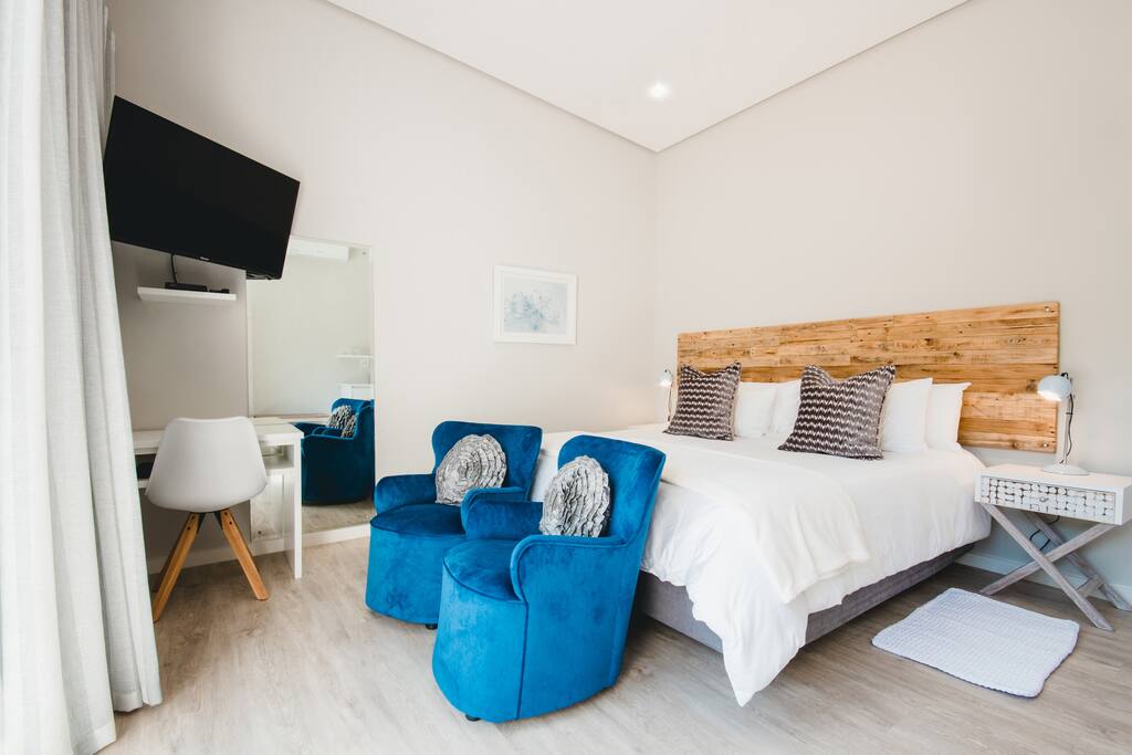 Deluxe Suite 1