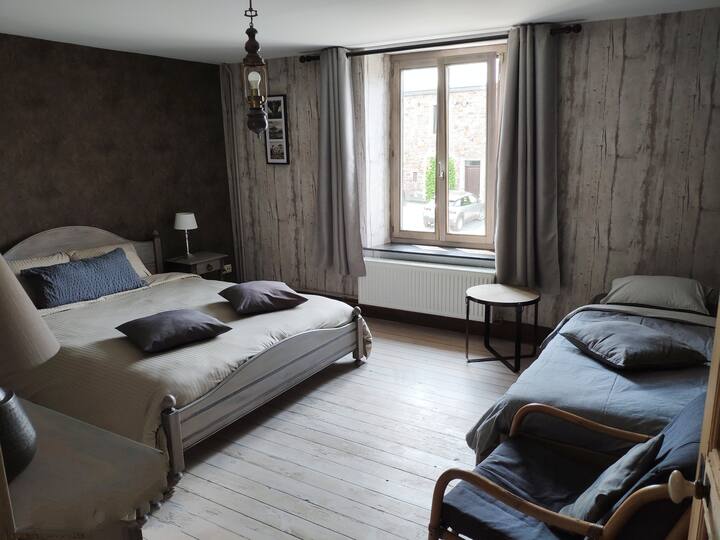 卧室1 -双人床2人+ 1张或2张床1人。 