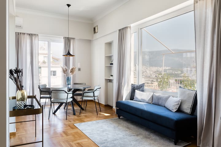 Elegant Luminous 3BD Apartment in Kolonaki