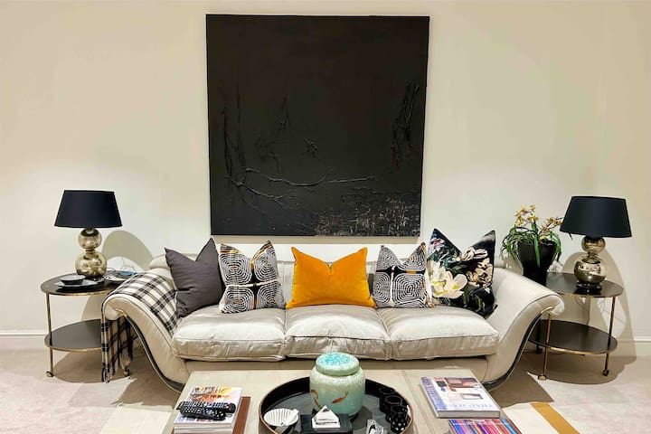 THE Quintessential Chelsea Muse