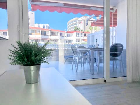 Successful Airbnb property: Great duplex Bungalow to enjoy beach 2 min walk in San Bartolomé De Tirajana