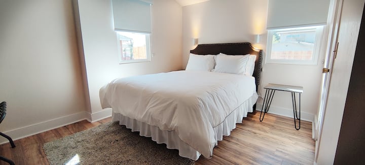 Cute, cozy sweet dreams in queen bed! Bedroom number 1