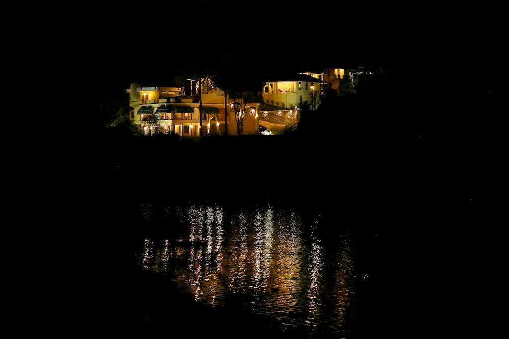 VDL at night.
