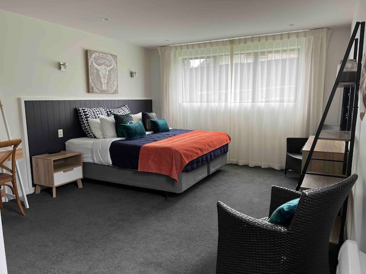 Richmond Retreat “Unit1” Luxury -No Cleaning Fee. - 타우포