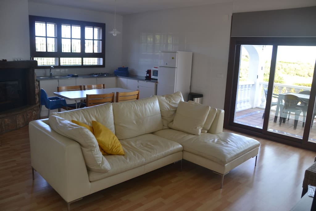 livingroom, kitchen, fireplace