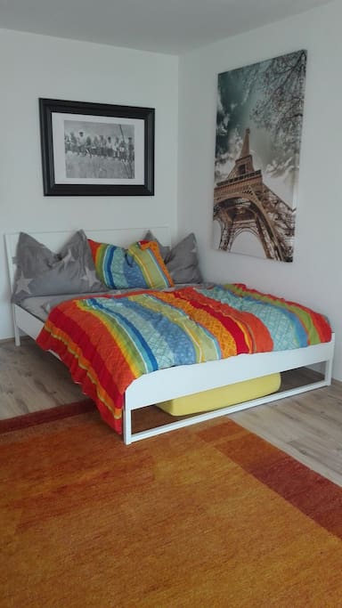 Ein gemütliches 160/200cm Doppelbett!