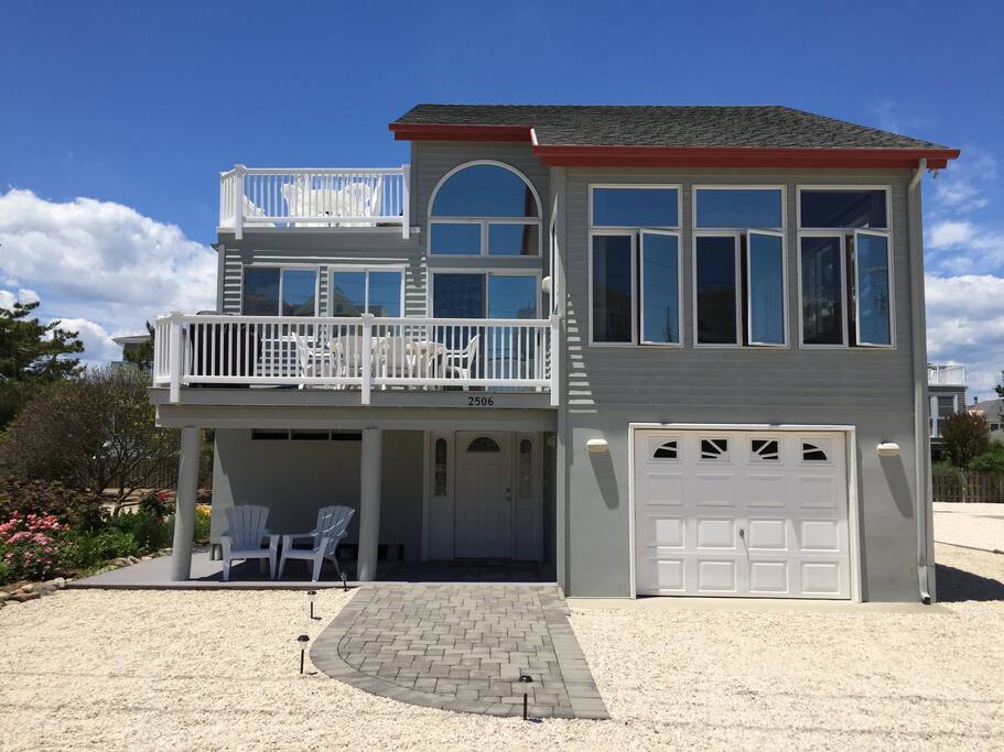 Beautiful house 1 off the beach