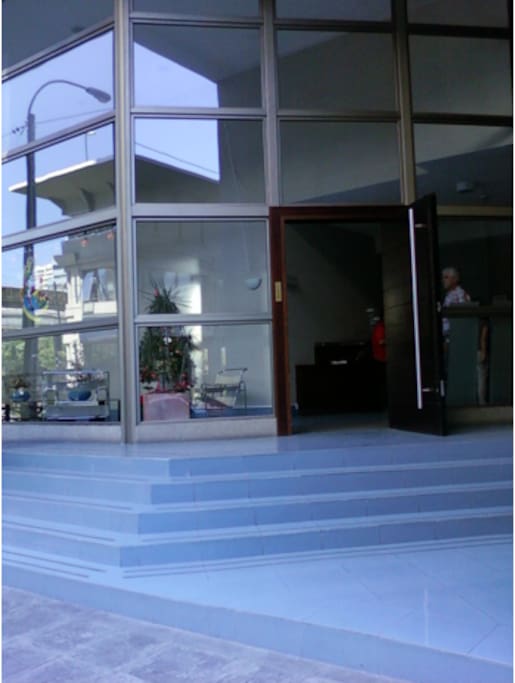 Entrada al edificio.