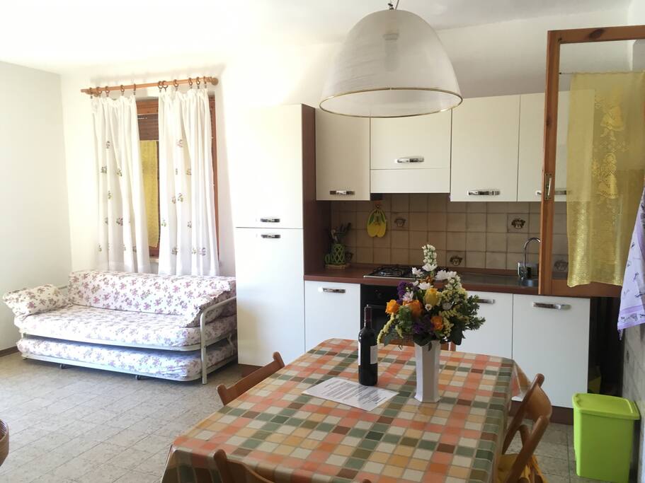 Soggiorno-Cucina/Living room-kitchen