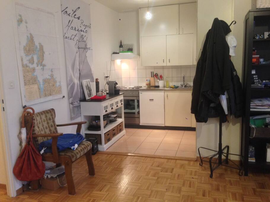 Nautical decor with perfect kitchen to cook a nice meal