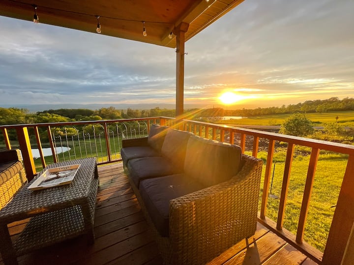 Hilltop Haven in the heart of the finger lakes Houses for Rent in