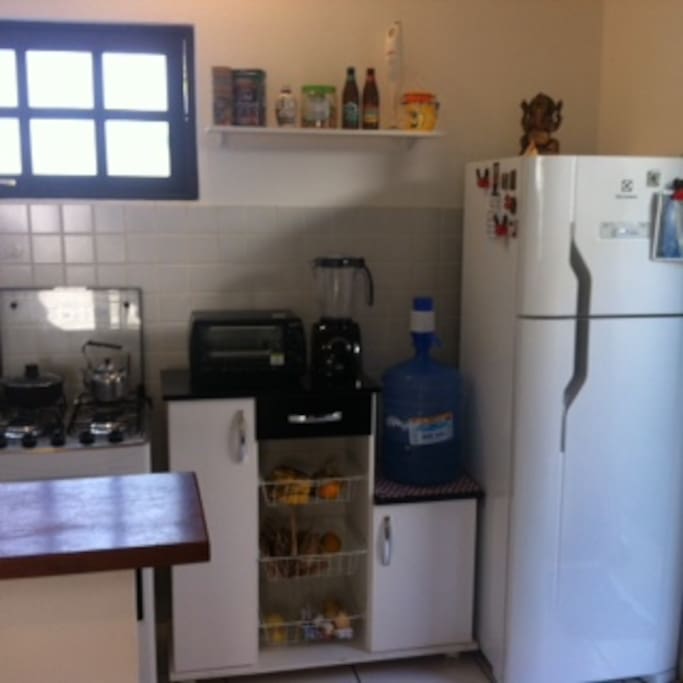 Cozinha à disposição para o preparo de pequenas refeições (café, lanches etc)