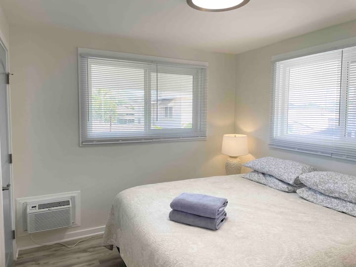 Kitanda aina ya Queen