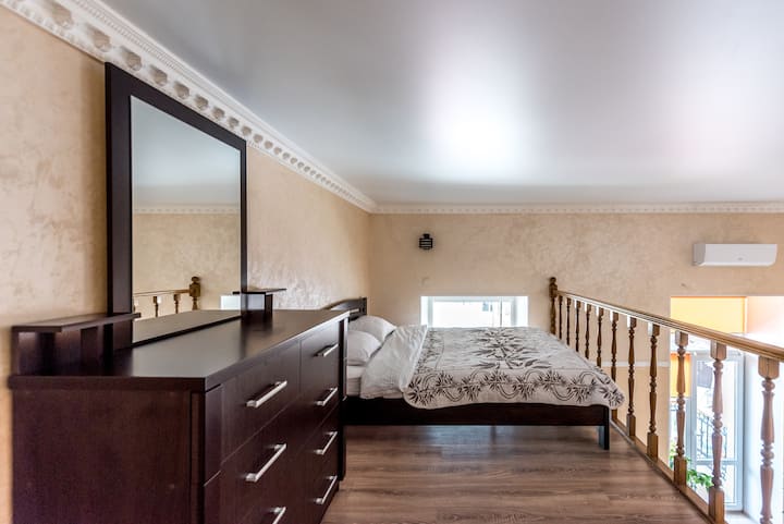 غرفة نوم في الطابق الثاني