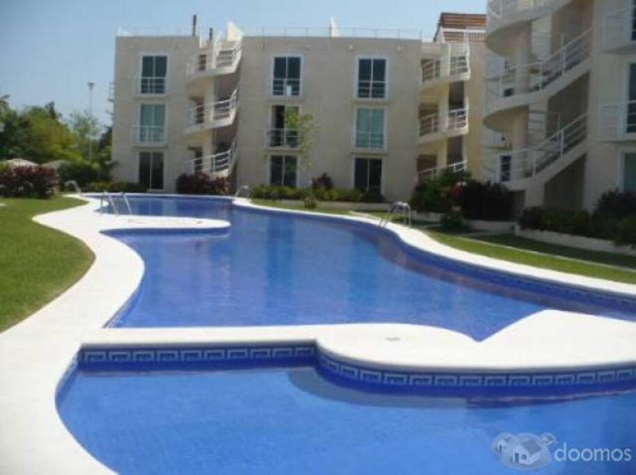 alberca exclusiva para el condominio