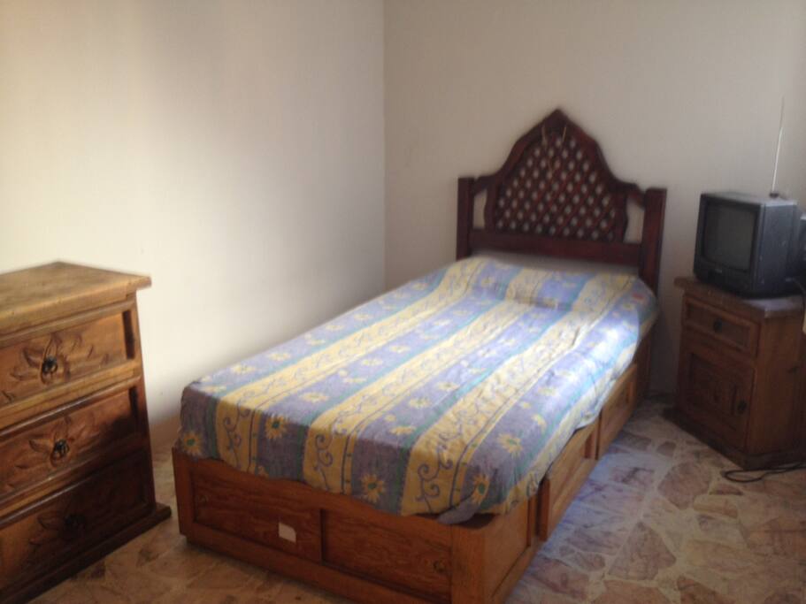 Cuarto (varia)