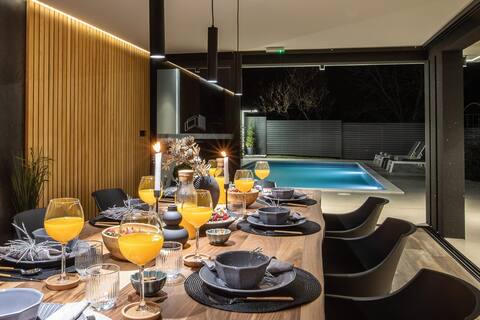Luxury relax house "JOJA" with a heated pool