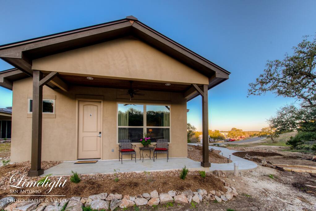 Casita B - (King) private and very romantic!