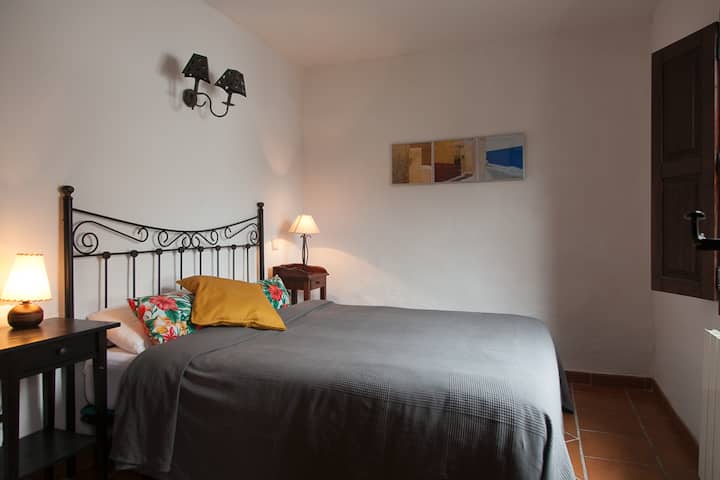 ห้องนอนชั้นล่าง