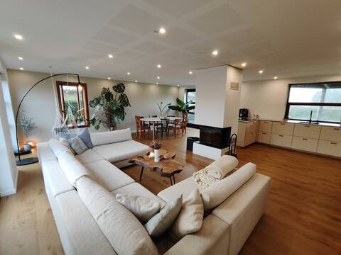 Spacious villa with river view, close to nature