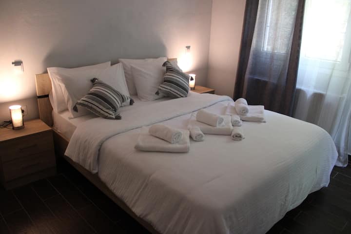 King size κρεβάτι