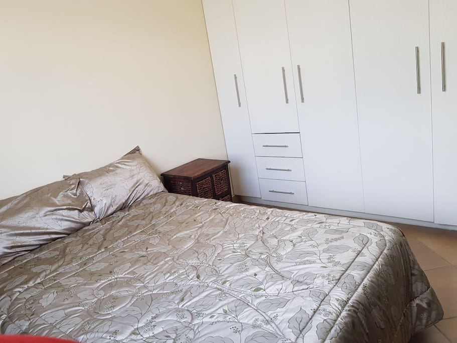queen bed