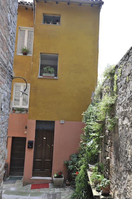 Vista dall'esterno della Casa Zenobia