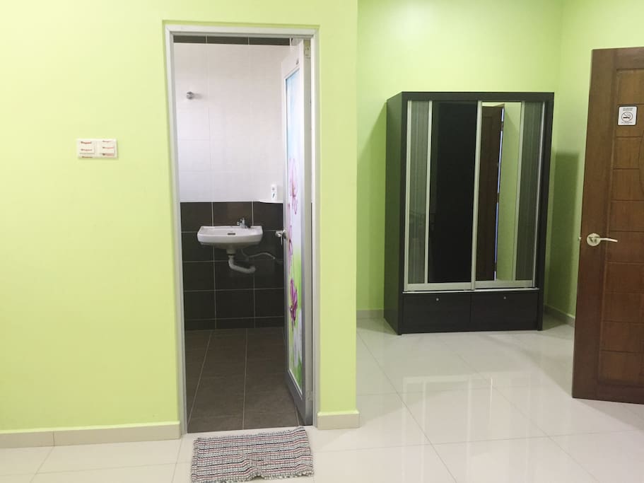 Private Bathroom for Master Room