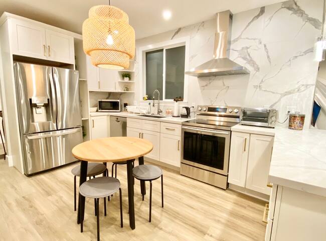 We pay AirBnb fees! Gateway City to San Francisco gallery image 5