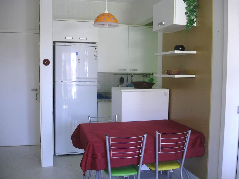 Entrada, cozinha e copa