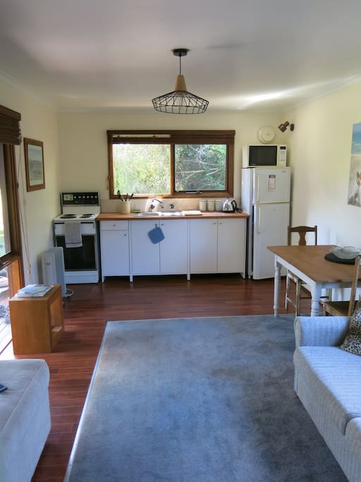 Kitchen Lounge