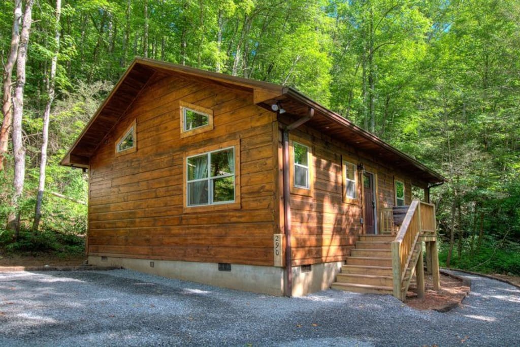 Honeymoon Creek Cabins for Rent in Bryson City, North Carolina