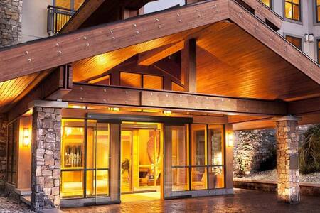 Village Monache Spacious 1BR Deluxe Condo 60" 4kTV