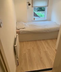 1 small single bedroom rent Birmingham city centre