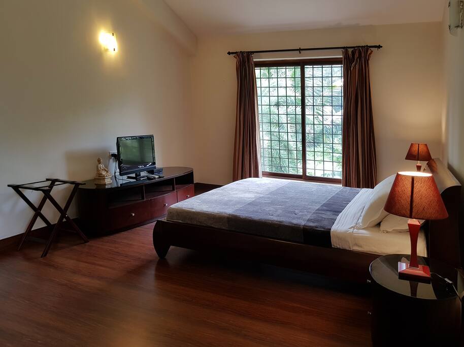 Master Double Bedroom 1