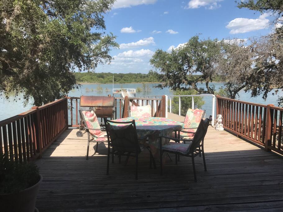 B & R Lodge on Lake Buchanan Cottages for Rent in Buchanan Dam, Texas