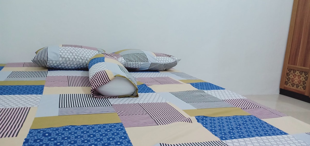 La habitación 3 consta de 2 camas.