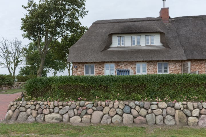 Airbnb Leck Vacation Rentals Places To Stay Schleswig