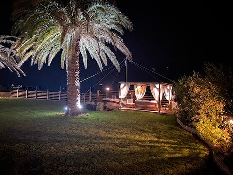 Perfectly Located House by the Sea